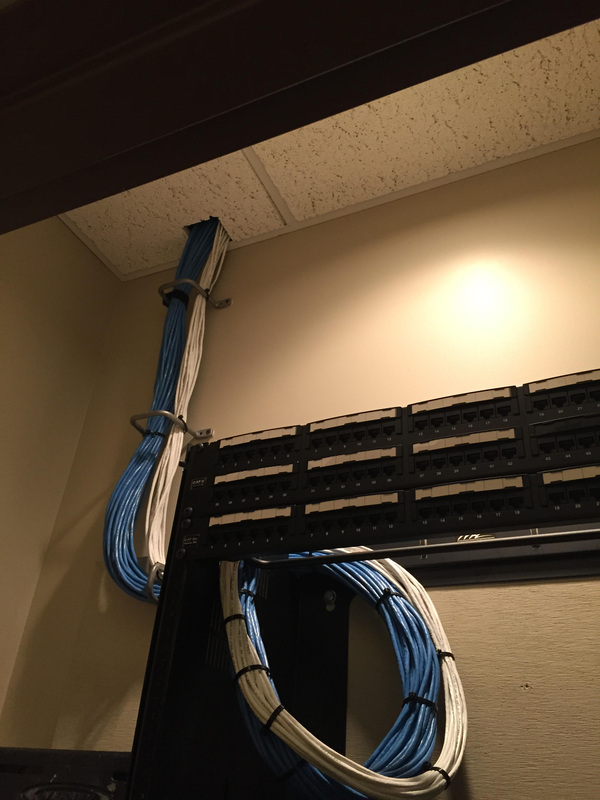 Cat 6/ Cat 5 cable with service loop